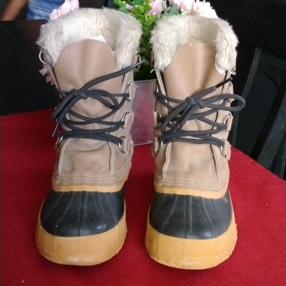 SOREL WINTER BOOTS  GUC  Sz 7